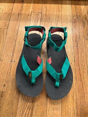 Teva Teal original flip flop with pink Accents